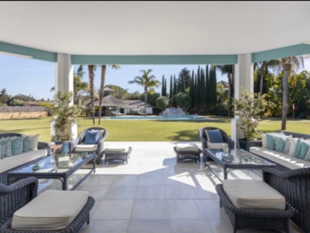 7 Bedrooms Villa in Guadalmina Baja