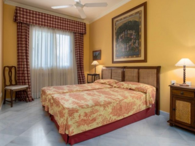 7 Bedrooms Villa in Guadalmina Baja