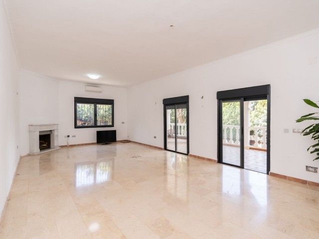 Villa, Rio Real, R4360555