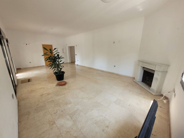 4 Bedrooms Villa in Río Real