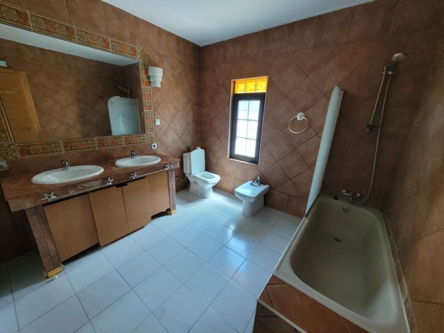 4 Bedrooms Villa in Río Real