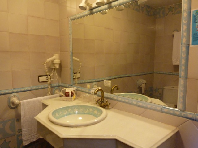 Liikekiinteistö Casares Pueblo