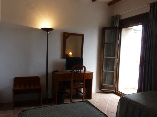 Liikekiinteistö Casares Pueblo