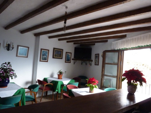 Liikekiinteistö Casares Pueblo