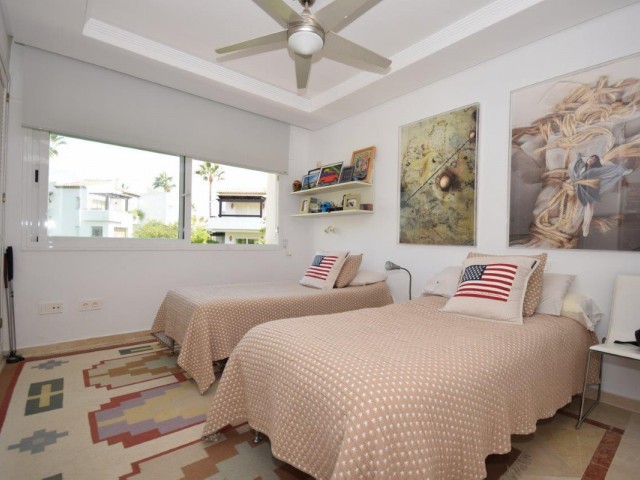 Apartamento con 3 Dormitorios  en Costalita