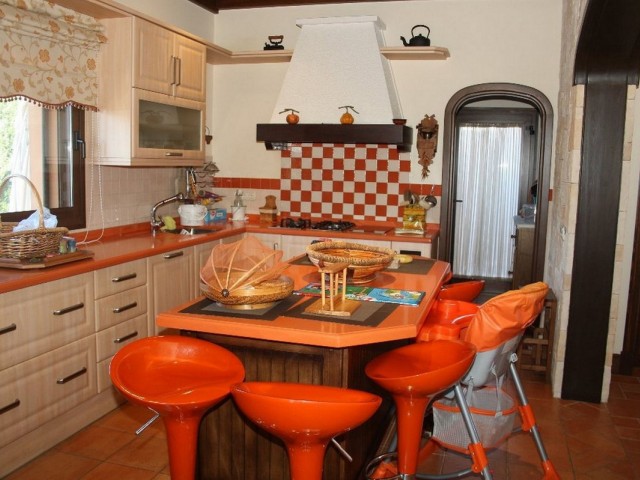 5 Makuuhuoneen Huvila Estepona