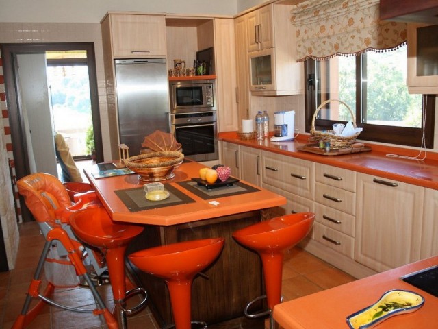 5 Makuuhuoneen Huvila Estepona