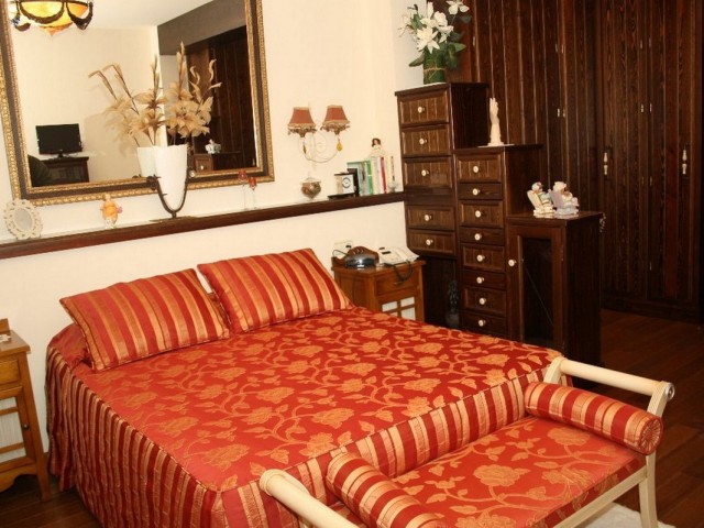 5 Makuuhuoneen Huvila Estepona