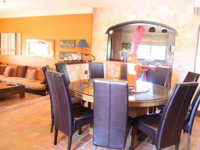 5 Makuuhuoneen Huvila Estepona