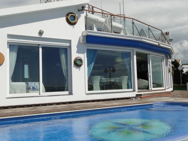 Villa avec 6 Chambres  à El Chaparral