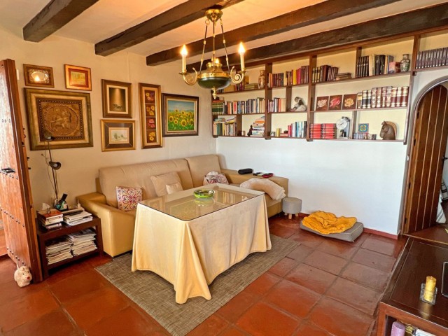 6 Bedrooms Villa in Mijas