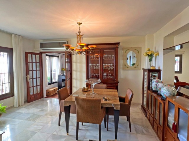 6 Bedrooms Villa in Mijas