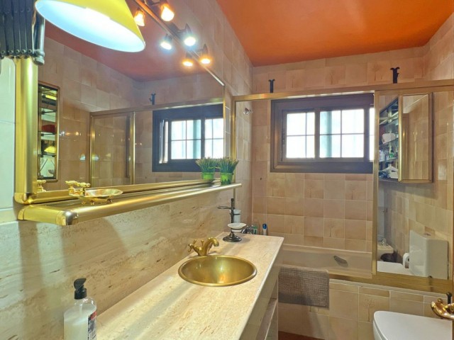 6 Bedrooms Villa in Mijas