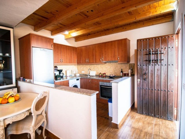 6 Bedrooms Villa in Mijas