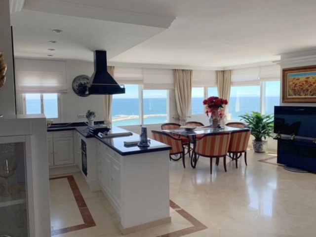Penthouse in Estepona