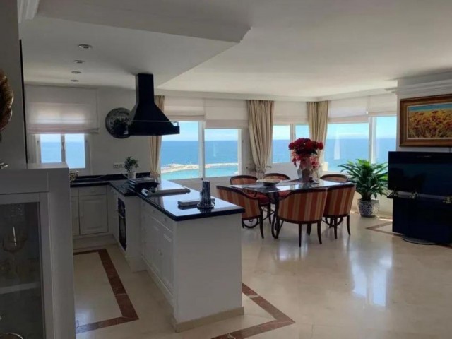 Penthouse in Estepona