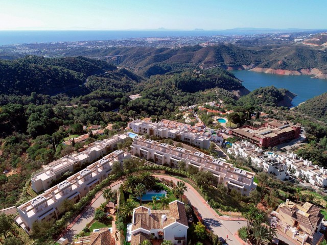 Penthouse avec 3 Chambres  à Istán