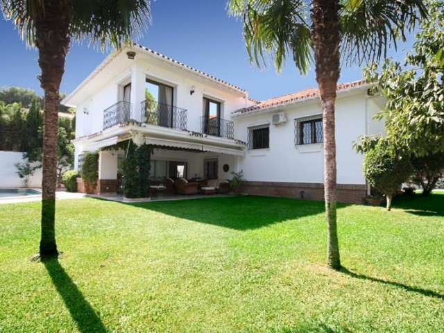 6 Bedrooms Villa in Los Monteros
