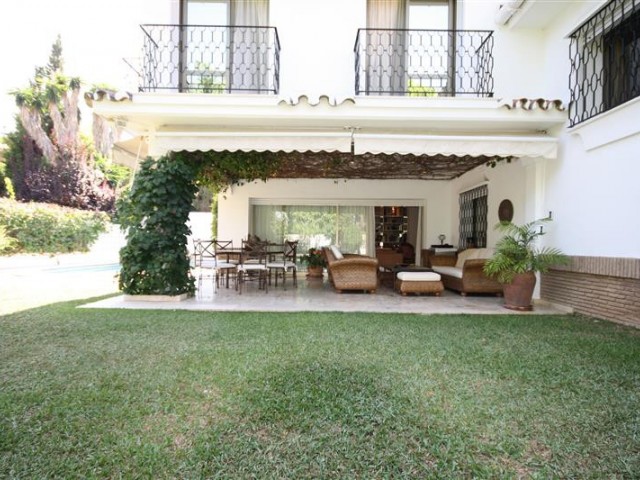 6 Bedrooms Villa in Los Monteros