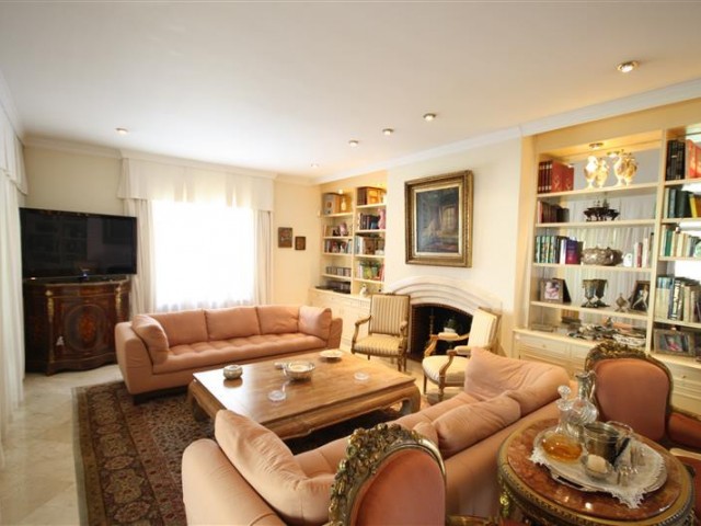 6 Bedrooms Villa in Los Monteros