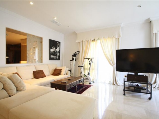 6 Bedrooms Villa in Los Monteros