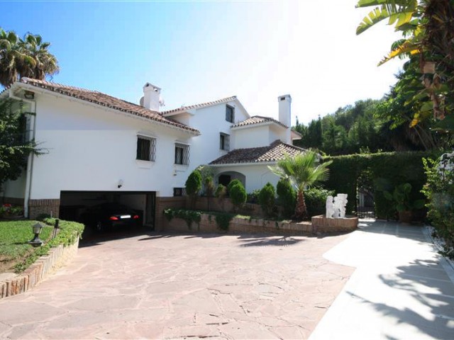 6 Bedrooms Villa in Los Monteros