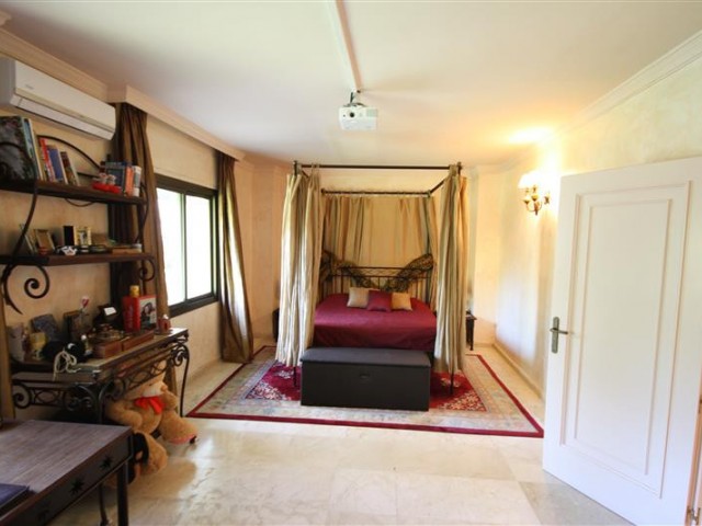 6 Bedrooms Villa in Los Monteros