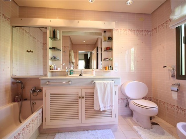 6 Bedrooms Villa in Los Monteros