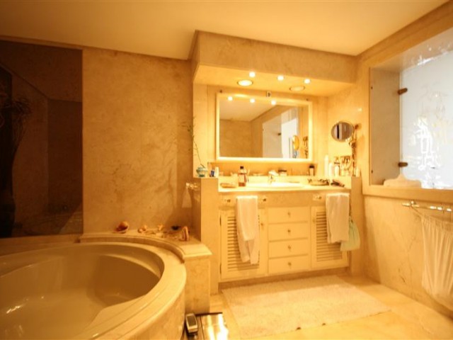 6 Makuuhuoneen Huvila Los Monteros