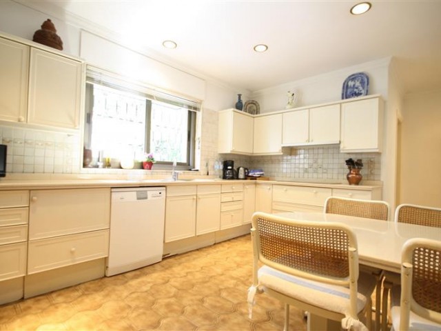 6 Bedrooms Villa in Los Monteros