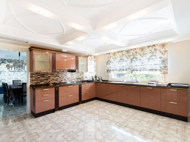 6 Bedrooms Villa in Hacienda Las Chapas