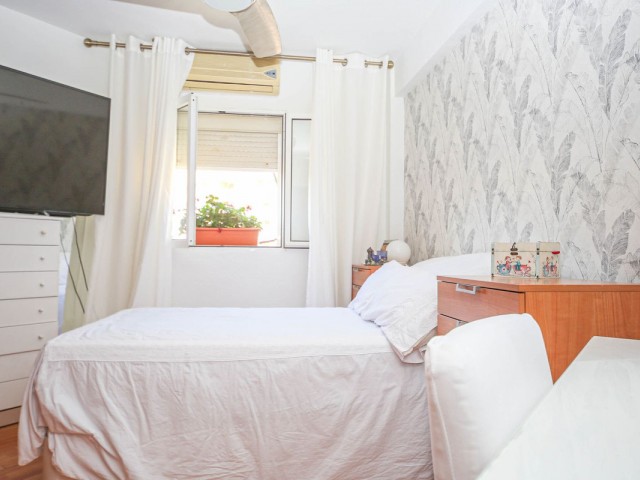 Apartamento con 2 Dormitorios  en Torremolinos