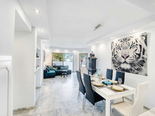 Penthouse avec 5 Chambres  à Elviria