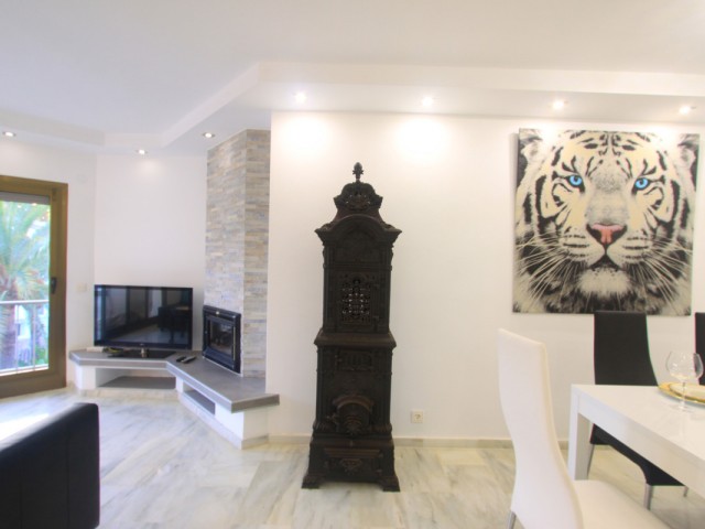 Penthouse avec 5 Chambres  à Elviria