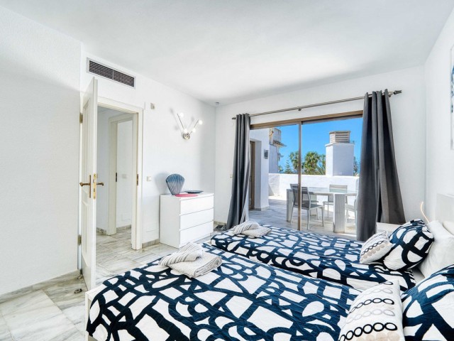 Penthouse avec 5 Chambres  à Elviria