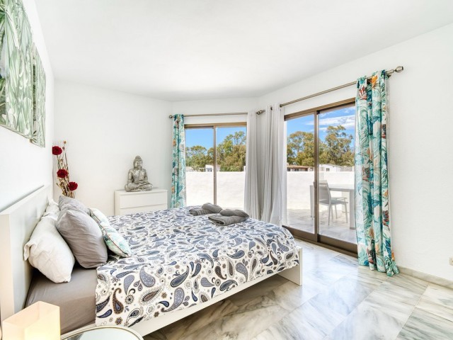 Penthouse avec 5 Chambres  à Elviria
