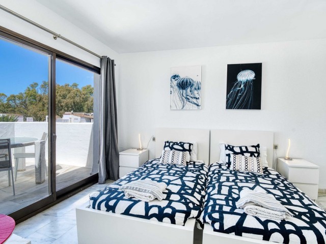 Penthouse avec 5 Chambres  à Elviria