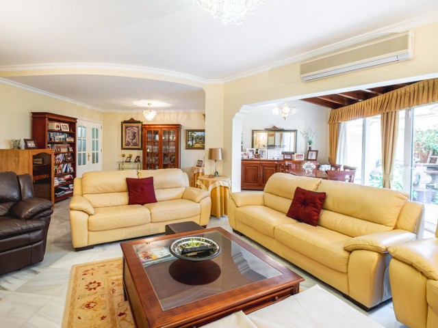 4 Bedrooms Townhouse in Fuengirola