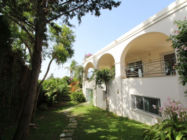 4 Bedrooms Villa in Sotogrande Alto