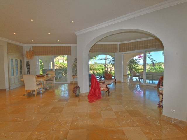 4 Bedrooms Villa in Sotogrande Alto