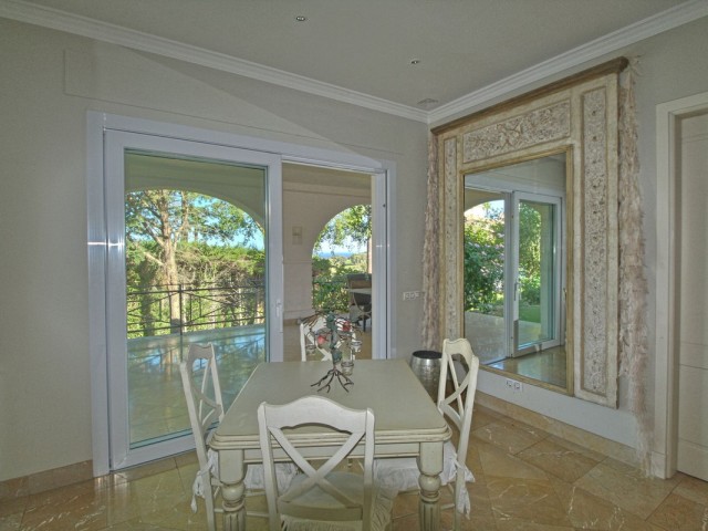 4 Bedrooms Villa in Sotogrande Alto