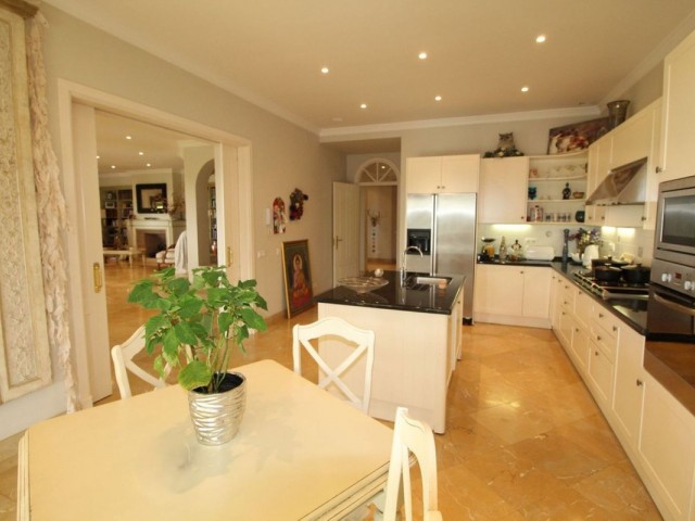 4 Makuuhuoneen Huvila Sotogrande Alto