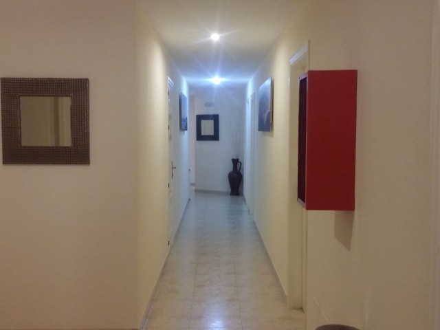 Liikekiinteistö San Pedro de Alcántara