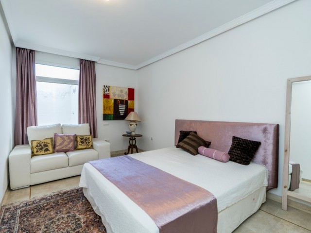 5 Bedrooms Villa in La Mairena