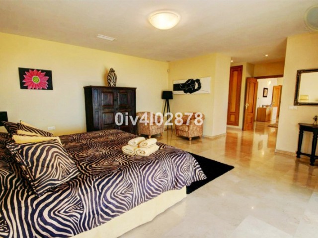 Villa con 10 Dormitorios  en Benalmadena Pueblo