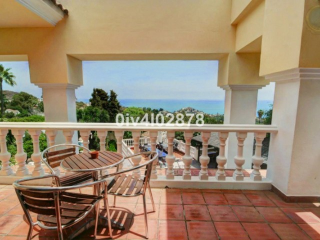 Villa con 10 Dormitorios  en Benalmadena Pueblo