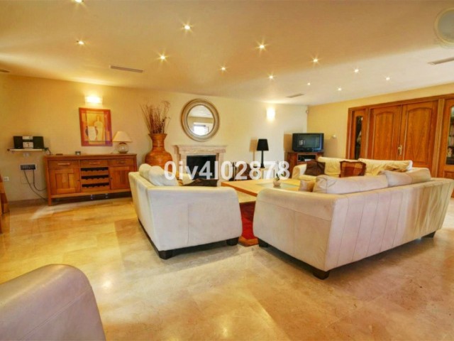 10 Bedrooms Villa in Benalmadena Pueblo
