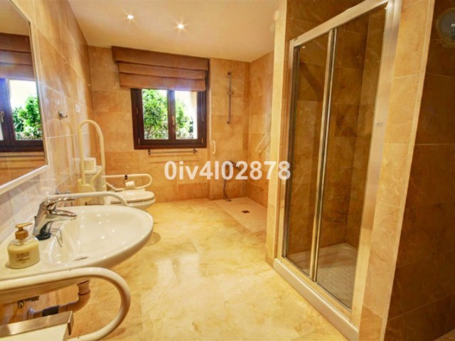 10 Bedrooms Villa in Benalmadena Pueblo