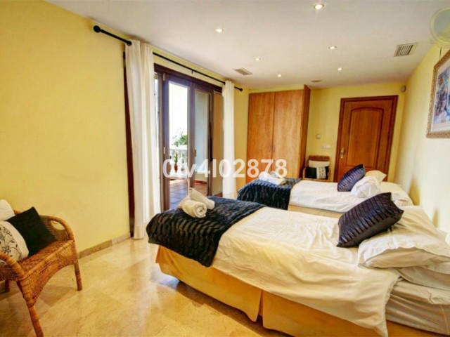 10 Bedrooms Villa in Benalmadena Pueblo