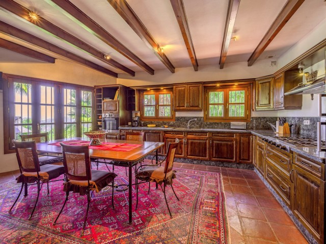 8 Bedrooms Villa in Ojén